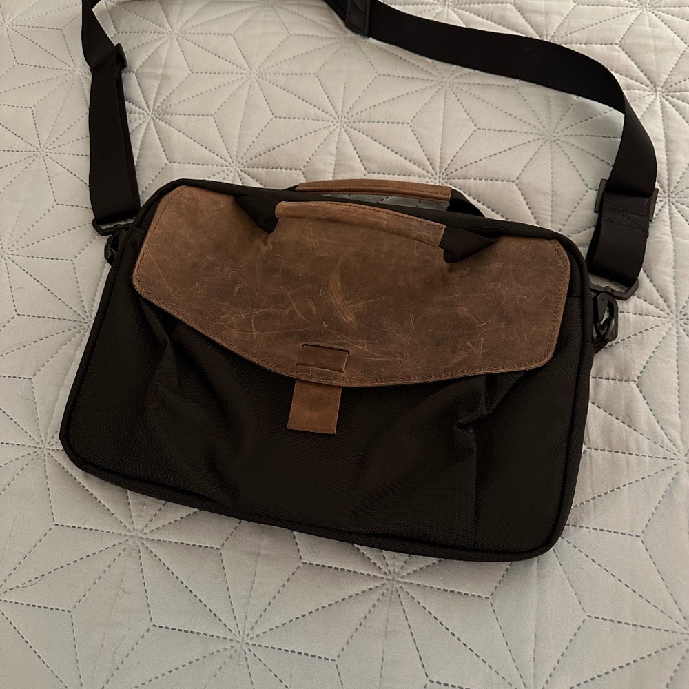 OUTBACK DUO LAPTOP BRIEF